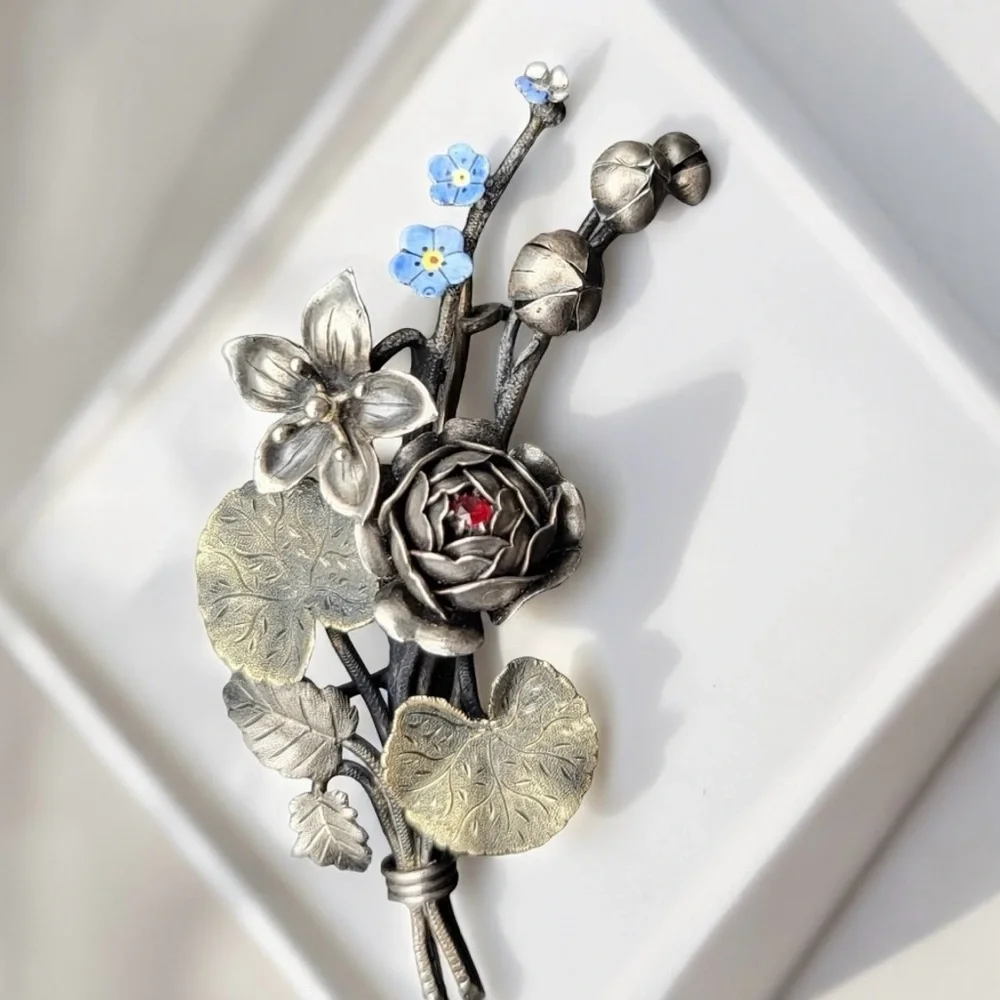 Silver and gold Antique Victorian Floral Brooch with Blue enamel Flowers - Picture 2 of 11